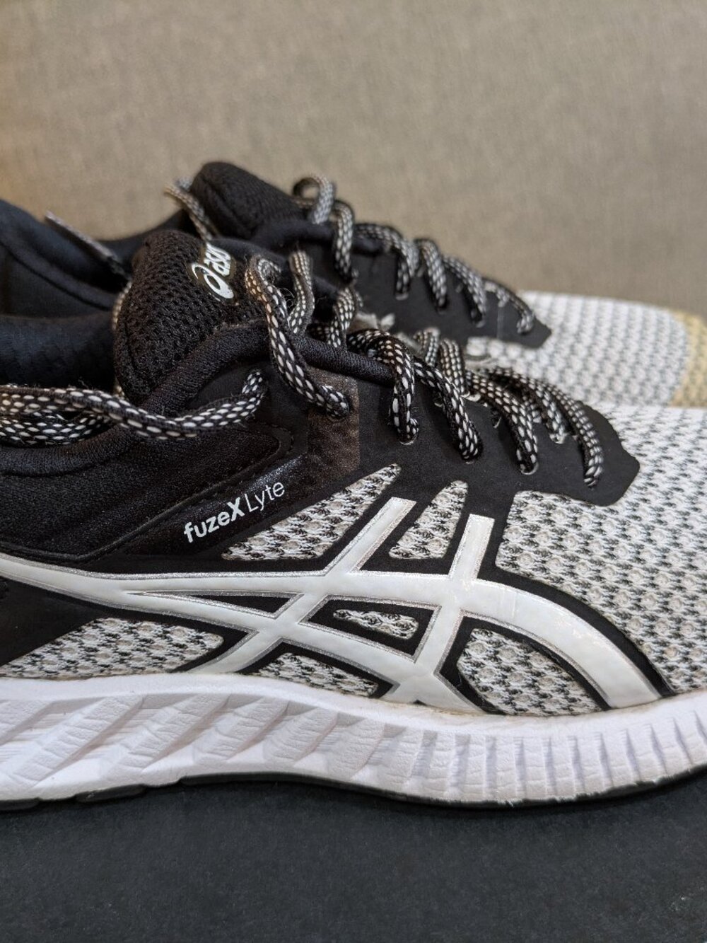 Asics Fuzex Lyte 2 Running Shoes Women Size 6 Sneakers T769N Black Gray Athletic - Picture 1 of 7